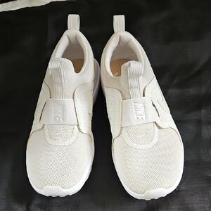 Nike White Comfort Insole Shoes